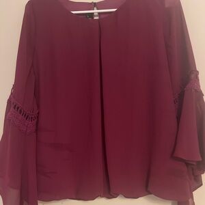 I.N. San Fransisco Elegant Burgundy Women's Top XL fits more like a med/lg‎